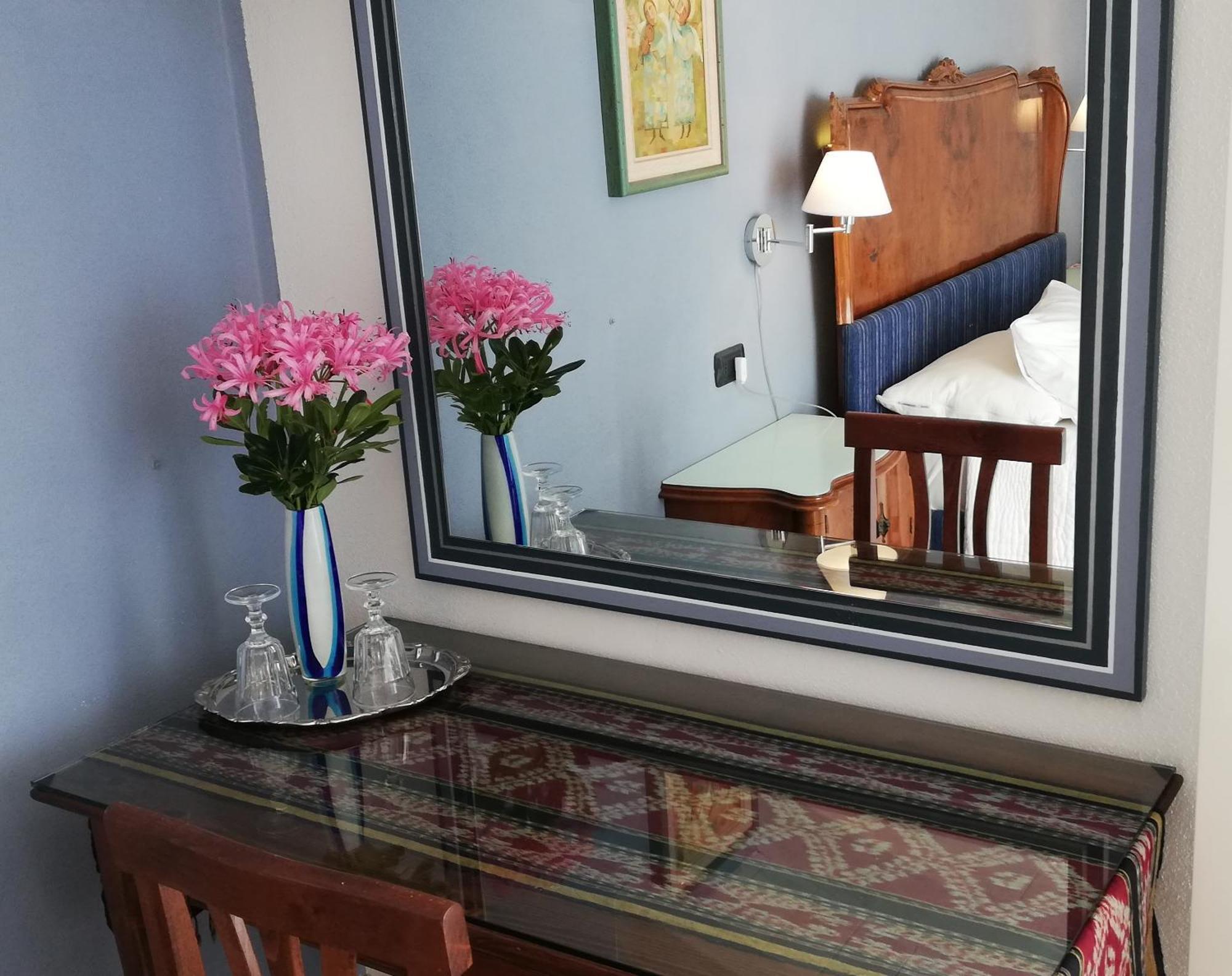 La Collina Since 2008 No Smoking B&B Varese Exterior foto